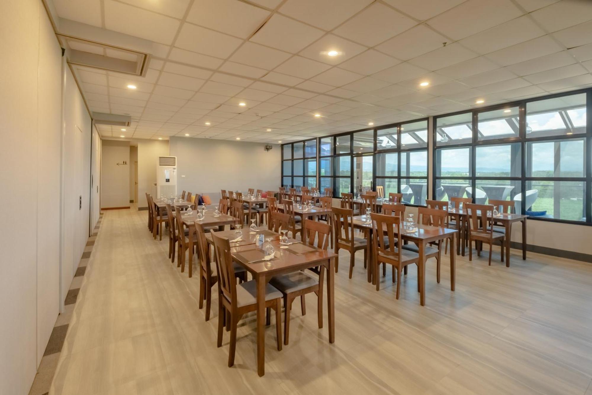 Kekehyu Business Hotel Валенсия Экстерьер фото